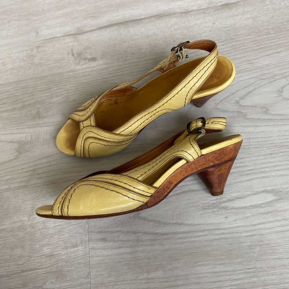 FRYE Vintage Leather Peep-toe Sandal Heels in yellow and wood - Picture 5 of 7